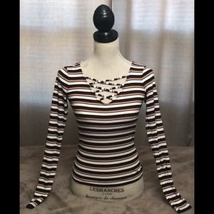 Aeropostale long sleeve t-shirt • V-neck